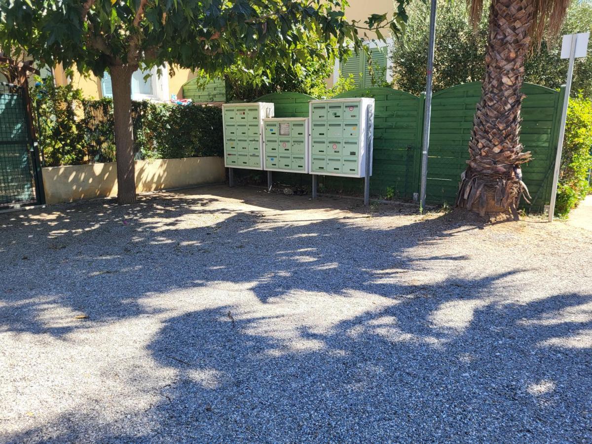 Mazet Climatise Rdj Plages Parking Wifi Gratuit 拉隆德莱丝莫里斯 外观 照片